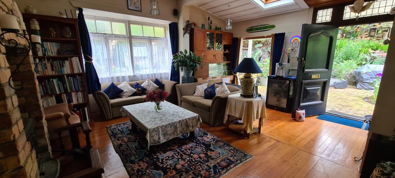 Dovecote House Bed & Breakfast Auckland Exterior photo