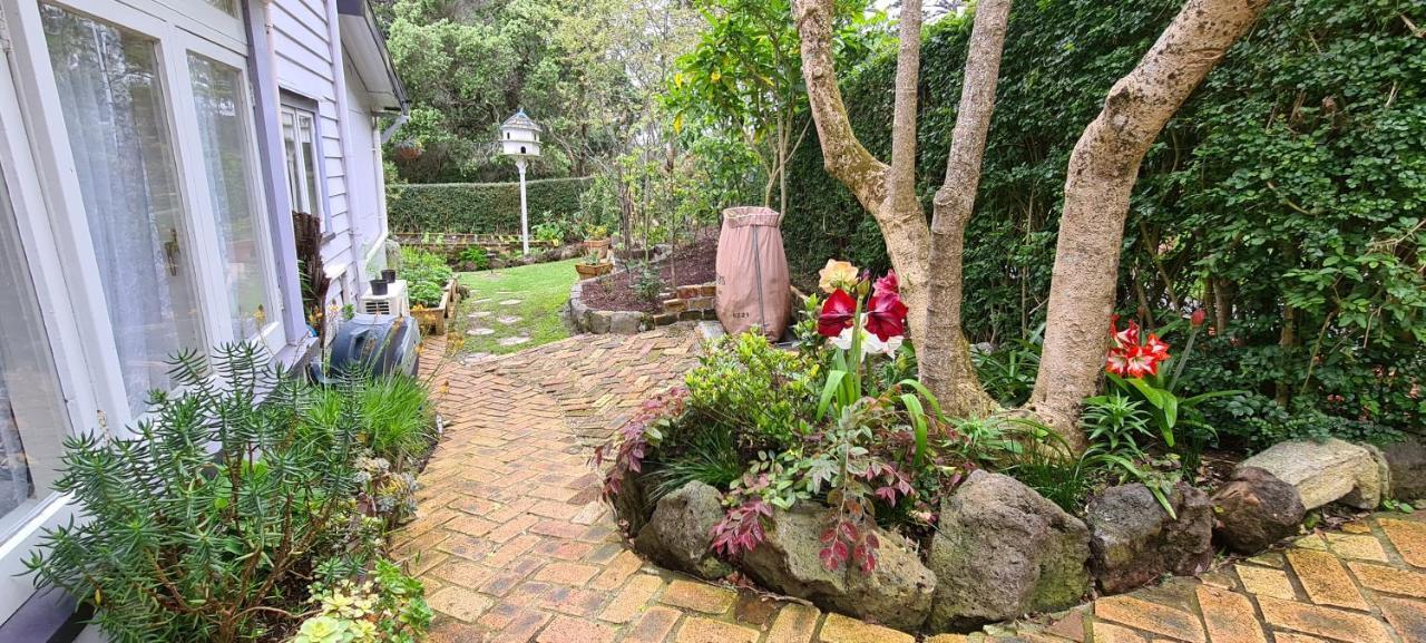 Dovecote House Bed & Breakfast Auckland Exterior photo
