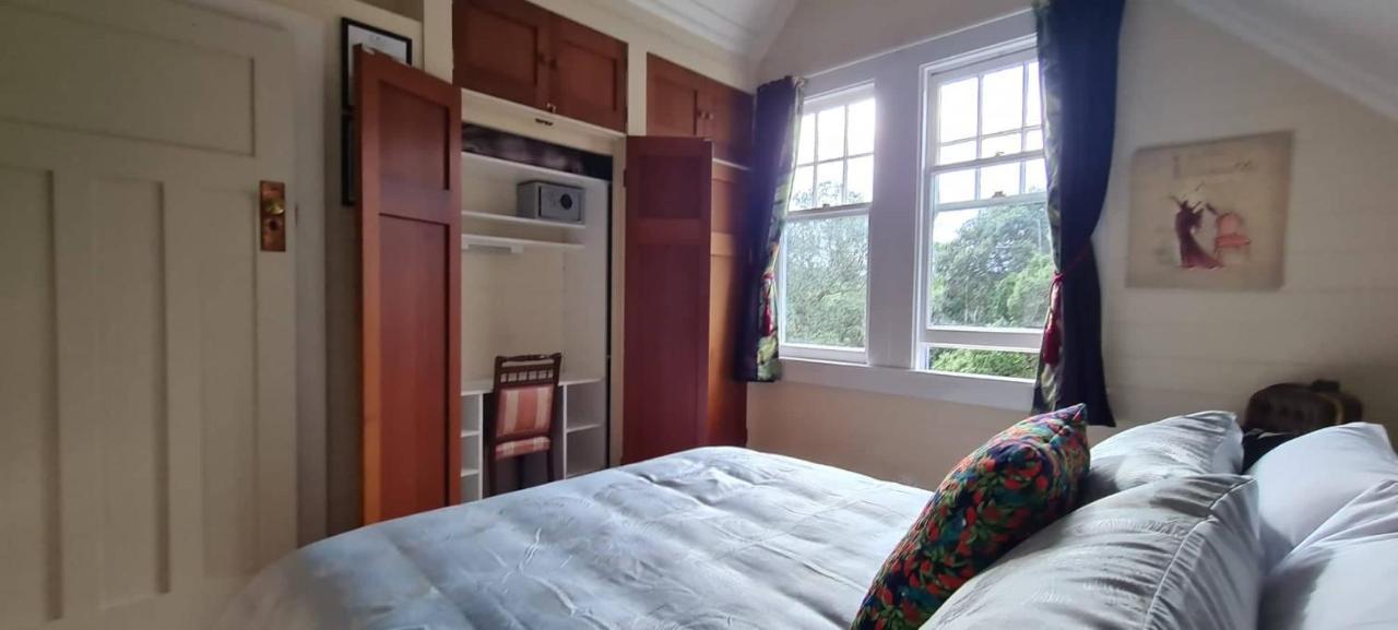 Dovecote House Bed & Breakfast Auckland Exterior photo