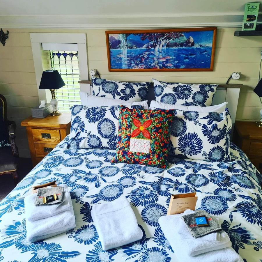 Dovecote House Bed & Breakfast Auckland Exterior photo