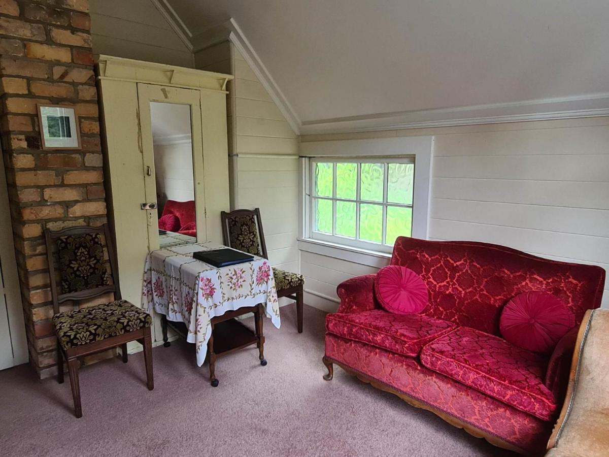 Dovecote House Bed & Breakfast Auckland Exterior photo
